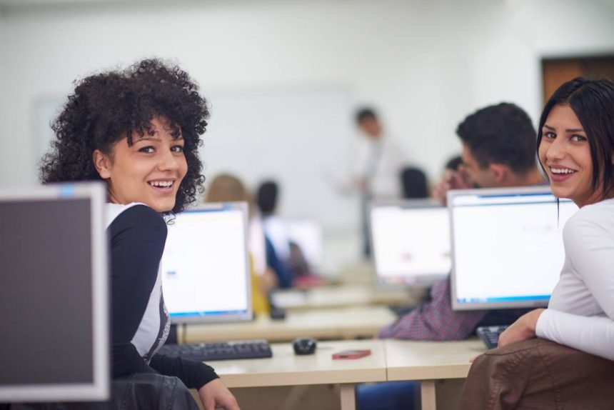 “Women in Stem”: borse di studio per studentesse nelle materie Stem